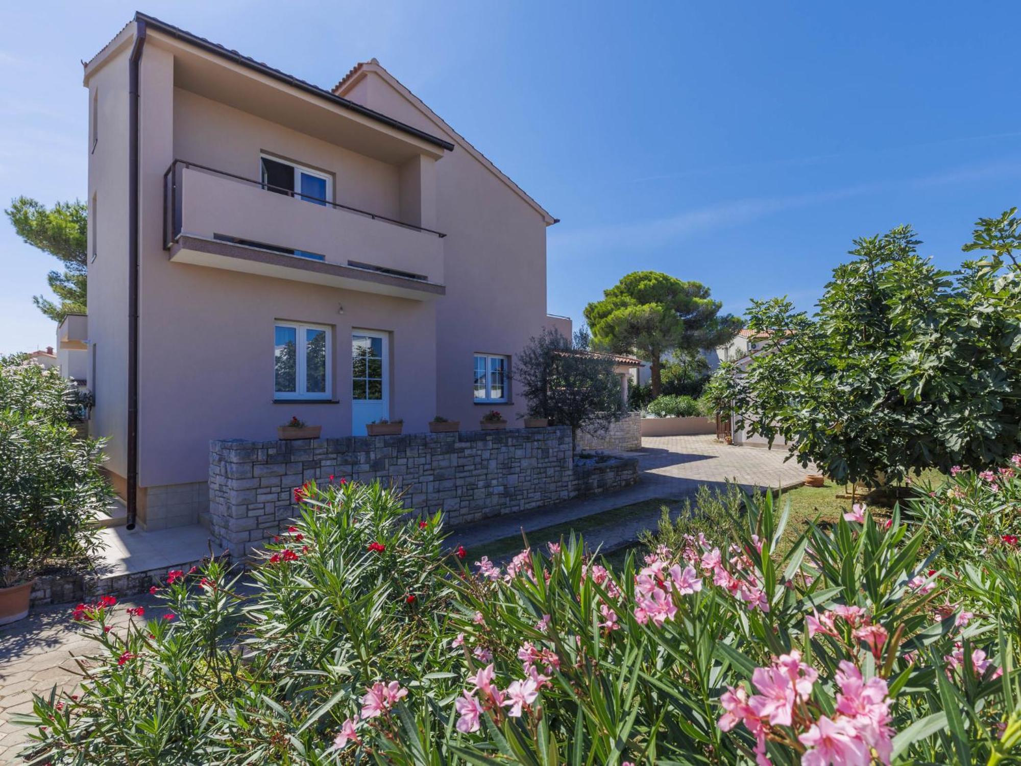 Hrvatin By Interhome Pula